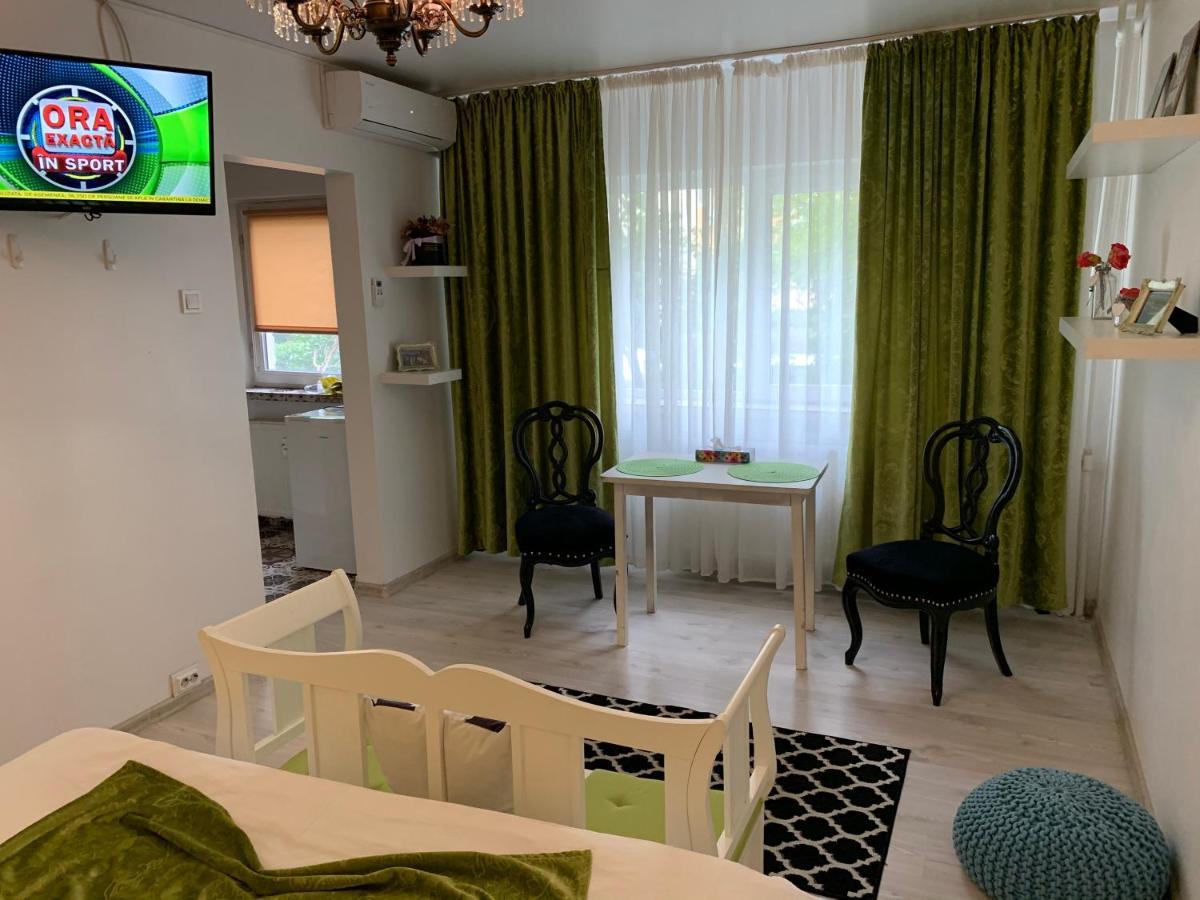 Cozy Apartment In A Quiet Area Крайова Екстер'єр фото