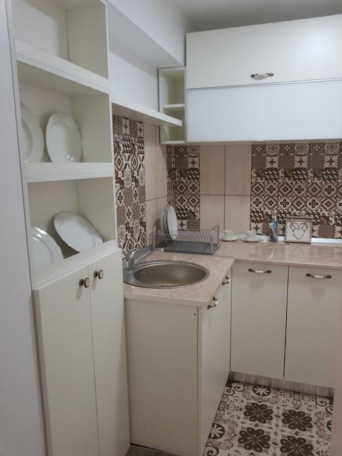 Cozy Apartment In A Quiet Area Крайова Екстер'єр фото